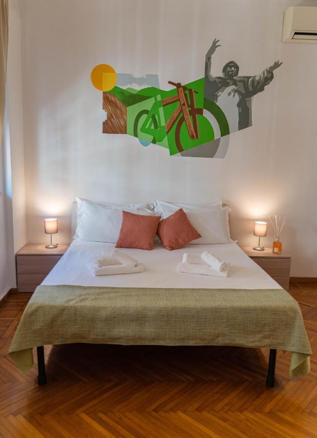 Bed & Bike Ferrara Panzió Kültér fotó