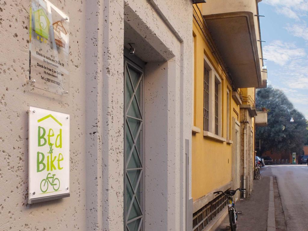 Bed & Bike Ferrara Panzió Kültér fotó